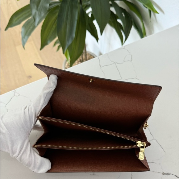 Louis Vuitton Sarah Monogram Long Bifold Wallet with *COA* - Picture 4 of 7